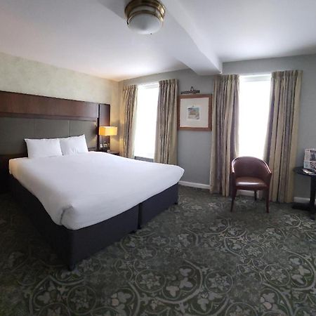 The King'S Head Hotel - Jd Wetherspoon Монмут Экстерьер фото