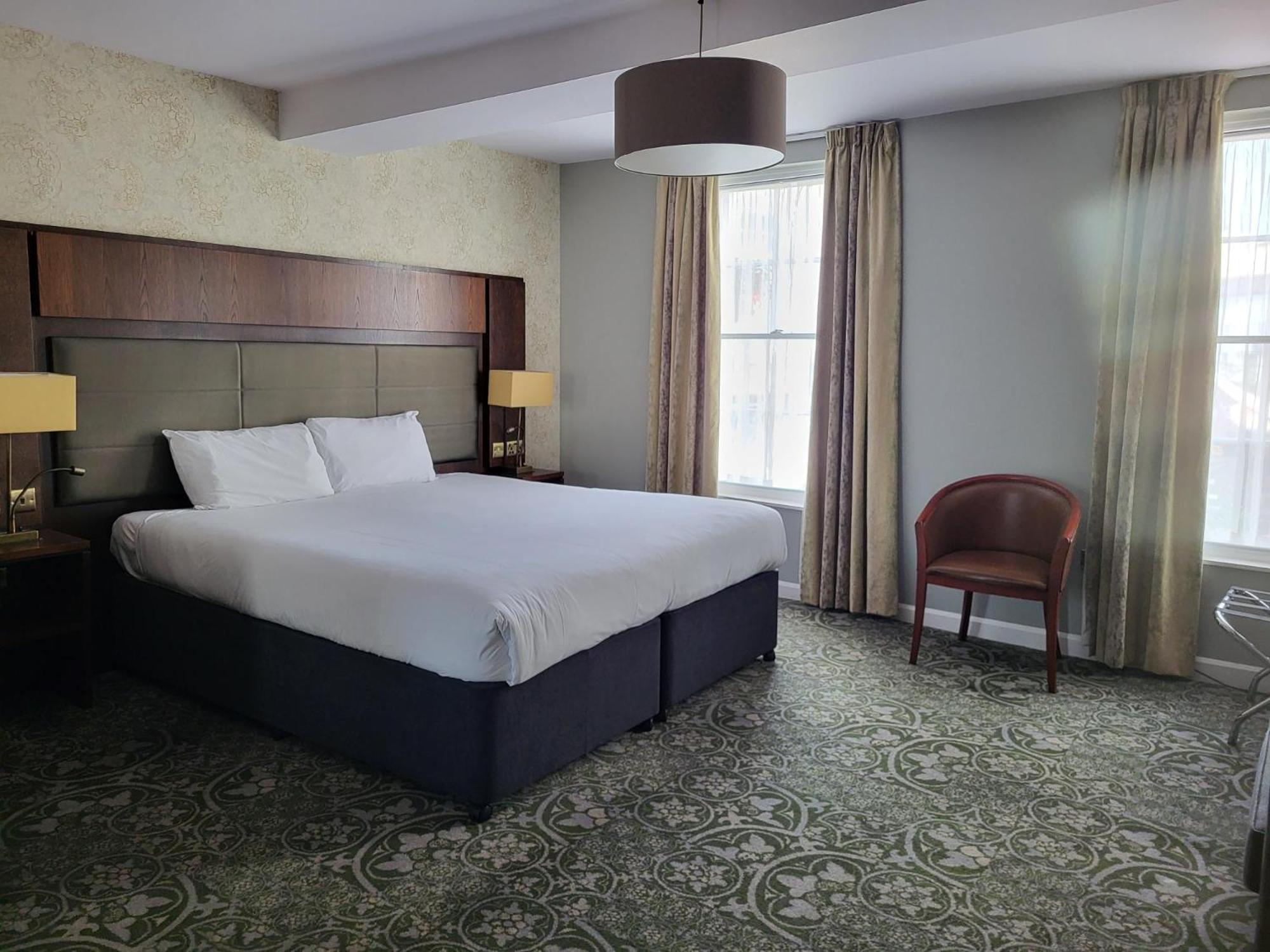 The King'S Head Hotel - Jd Wetherspoon Монмут Экстерьер фото