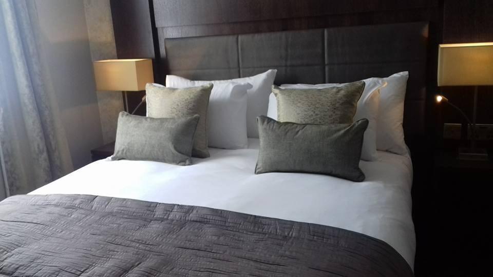 The King'S Head Hotel - Jd Wetherspoon Монмут Экстерьер фото