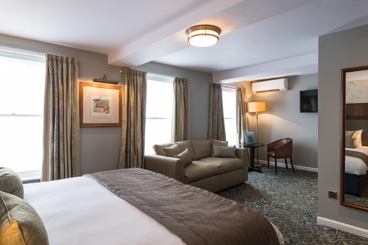 The King'S Head Hotel - Jd Wetherspoon Монмут Экстерьер фото
