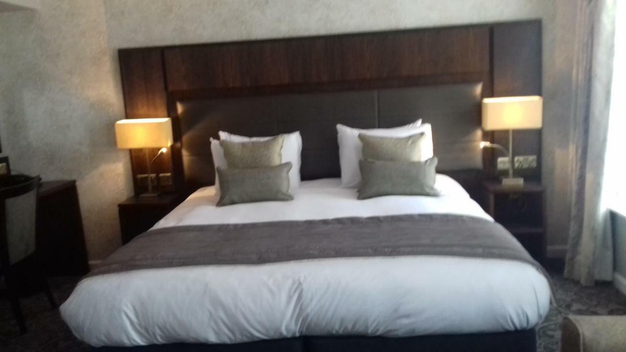 The King'S Head Hotel - Jd Wetherspoon Монмут Экстерьер фото