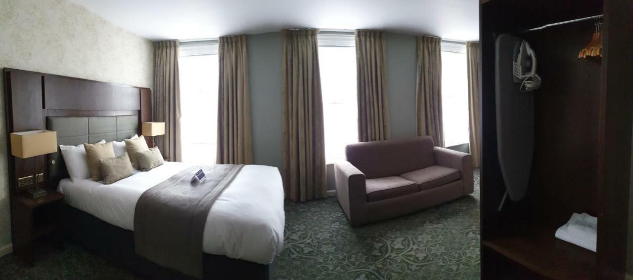 The King'S Head Hotel - Jd Wetherspoon Монмут Экстерьер фото